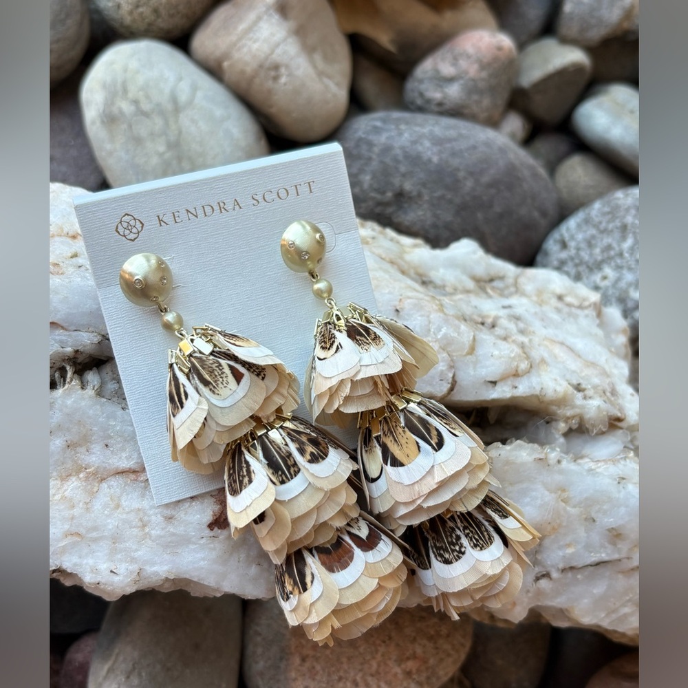 Kendra Scott Lenni Feather Drop Statement Earrings with Card & Dust Bag - Picture 4 of 5
